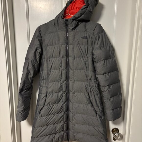 North Face winter coat - Like New - Picture 3 of 5